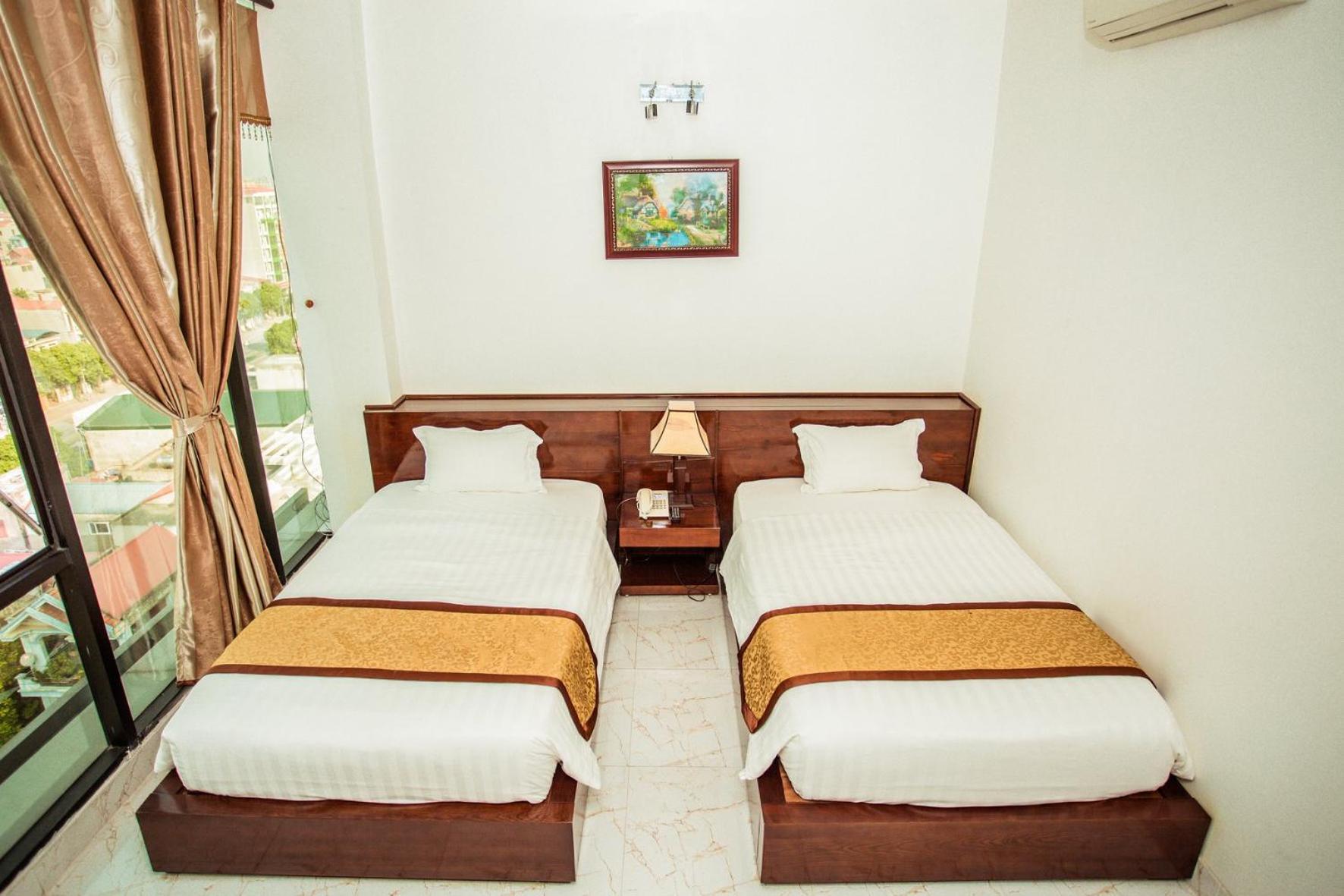 Royal Anan Hotel นิญบิ่ญ ภายนอก รูปภาพ