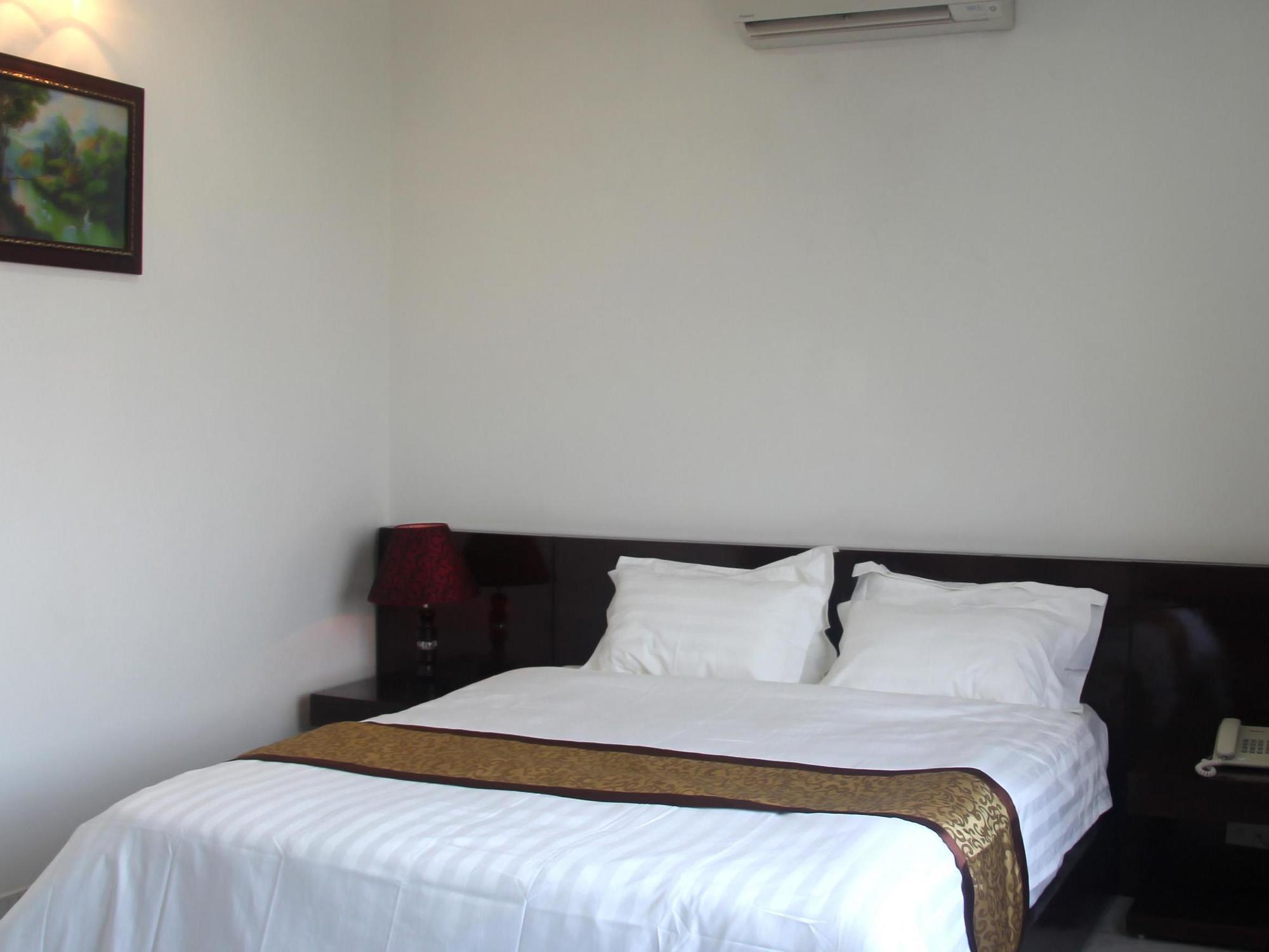 Royal Anan Hotel นิญบิ่ญ ภายนอก รูปภาพ